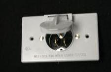 MOTOR BASE 15A SHORE POWER PLUG GRAY - 554-8700